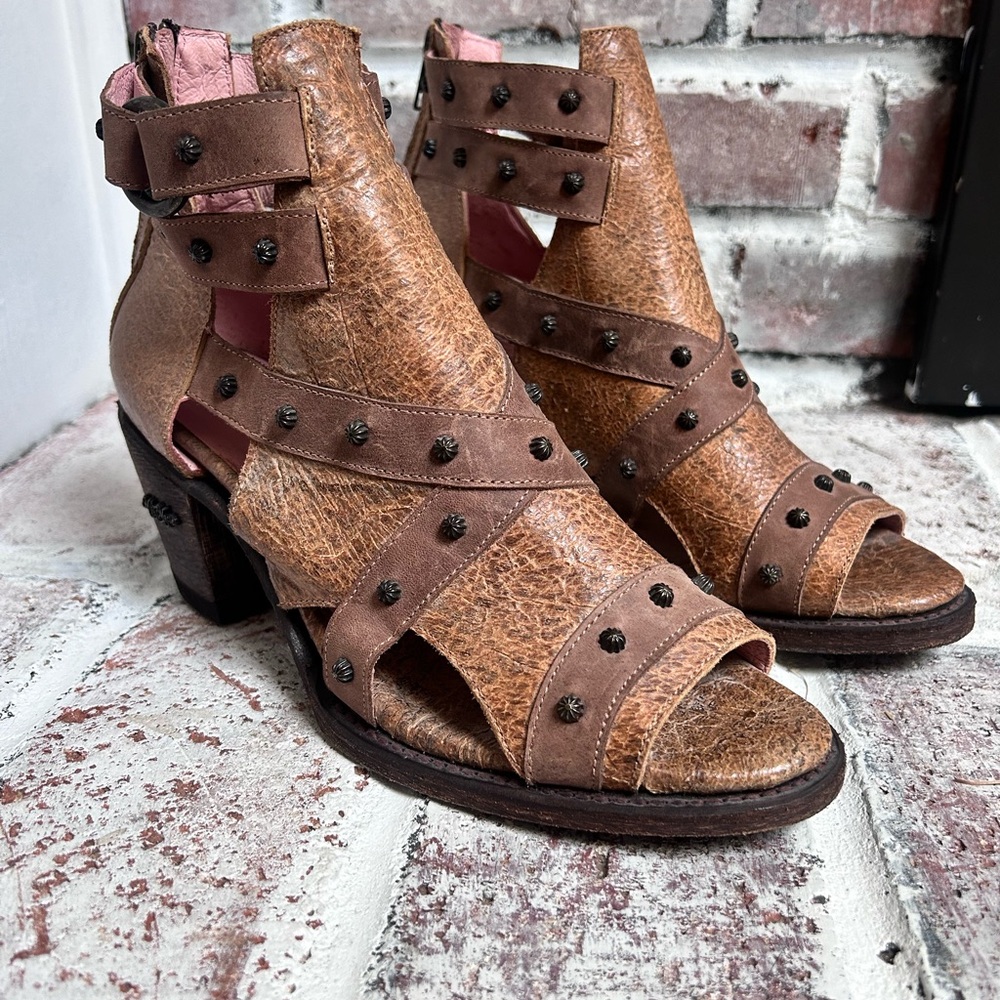 Miss Macie "Headed to Town" brown peep-toe ankle boots size 8